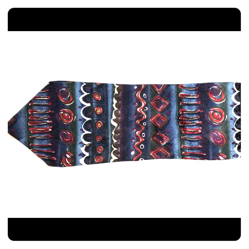 Albert Nipon Abstract 100% Silk Tie 58”L 4”W